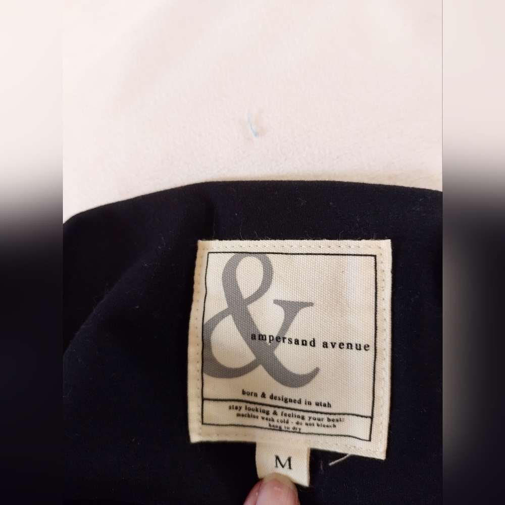 25 inch Ampersand Ave leggings never worn
